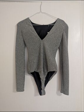 Zara NWT Metallic Silver Shimmer Long Sleeve V Neck Bodysuit Size Small Party
